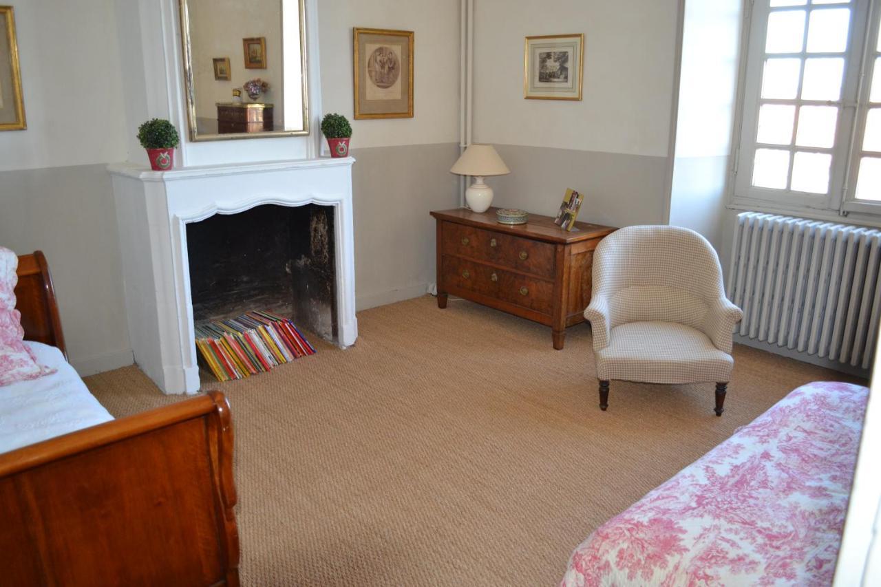 Bed and Breakfast Le Petit Logis Rouillac  Екстер'єр фото