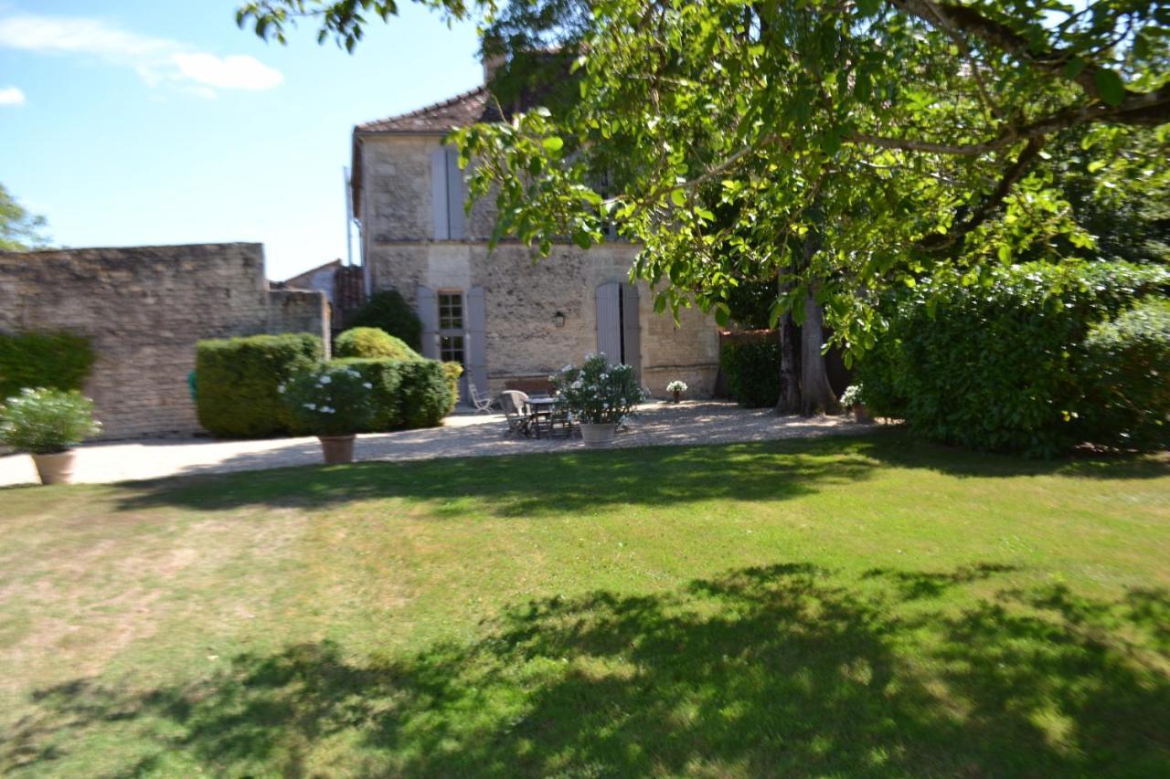 Bed and Breakfast Le Petit Logis Rouillac  Екстер'єр фото